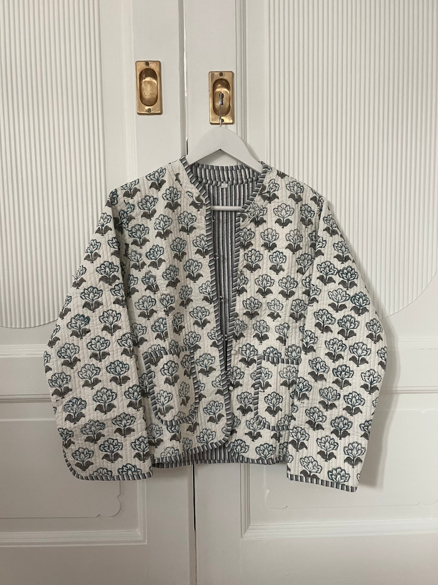 Light Reversable Quilted Jacket (w/ fur)