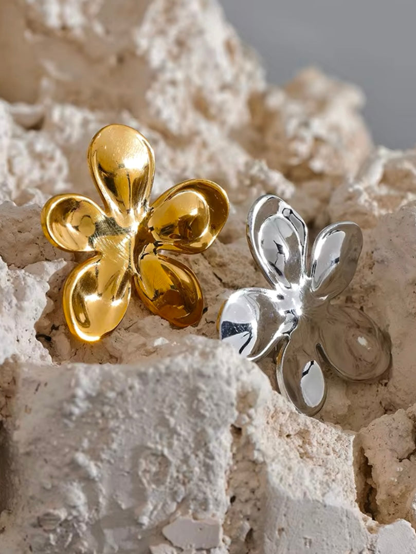 Gold Flower Brooch